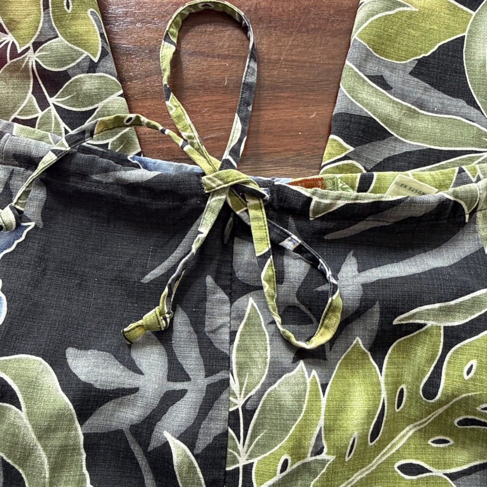 Tommy Bahama 100% silk tropical floral print pants. - Picture 6 of 6